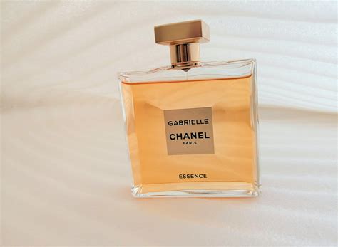 Chanel gabrielle essence review